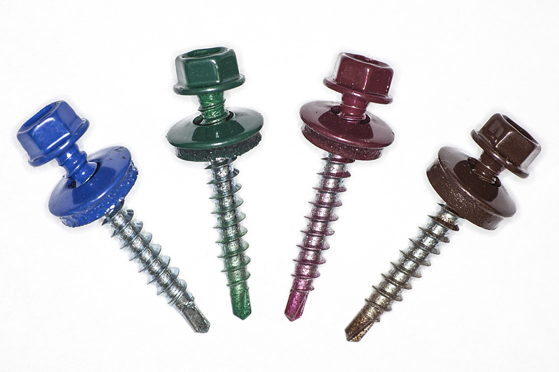Self tapping screws for roofing painted in RAL